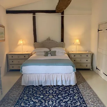 Hotel 3 Rue Du Moulin Camon (Languedoc-Roussillon)